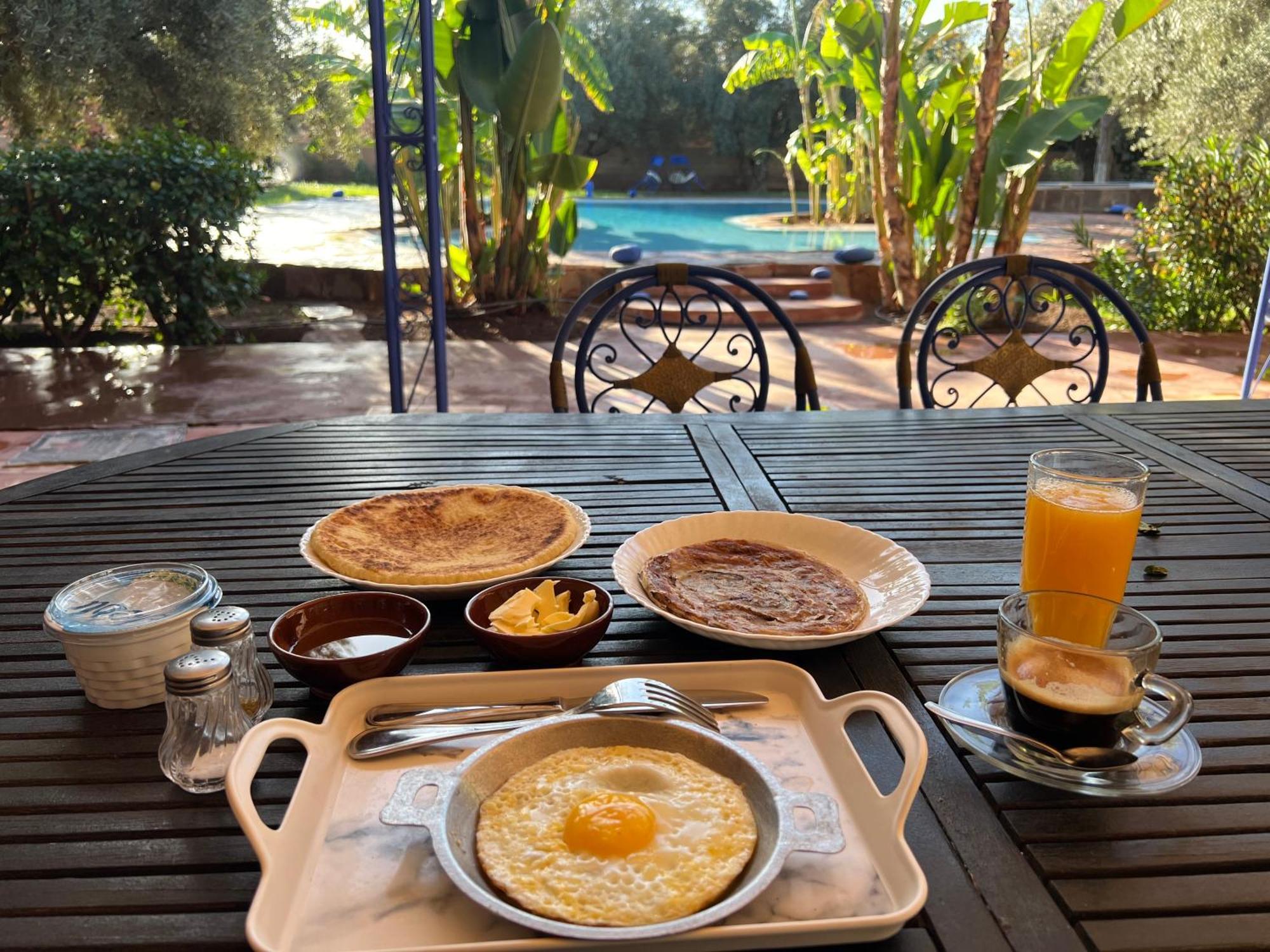 Le Domaine De Carole Marrakech Bed and Breakfast Douar Akkara Exteriör bild