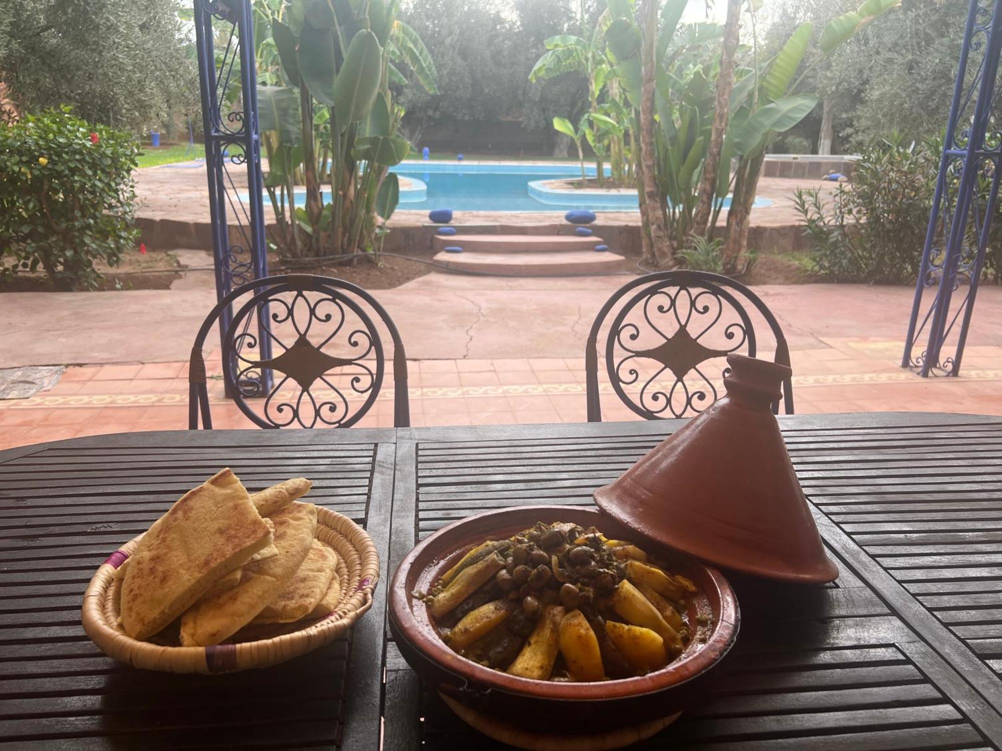 Le Domaine De Carole Marrakech Bed and Breakfast Douar Akkara Exteriör bild