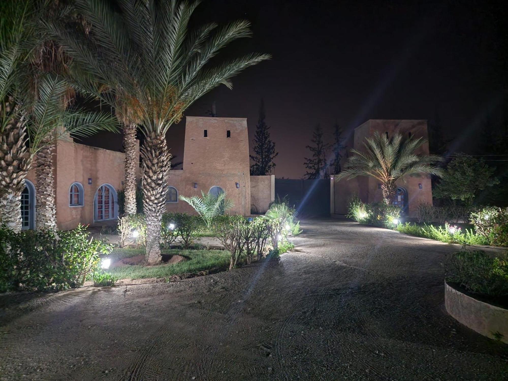 Le Domaine De Carole Marrakech Bed and Breakfast Douar Akkara Exteriör bild